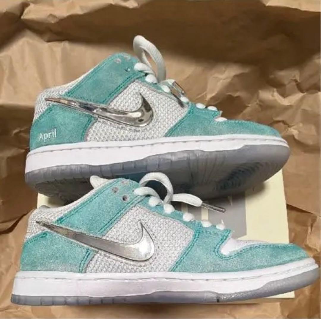 APRIL SKATEBOARDS × Nike SB Dunk Low Pro