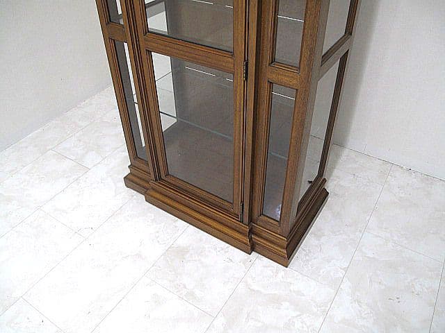 ドレクセルヘリテイジ「フランチェスカ」ウォールナット材キュリオケース　※照明不良