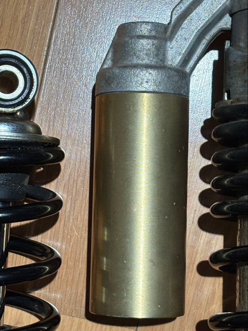 NC39hypevtec SHOWA リアサスペンション