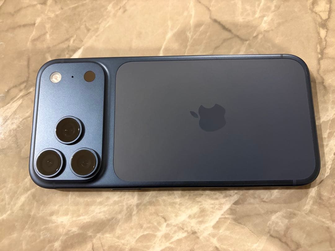 iPhone17 Pro MAX 256GB ディープブルー　ケース付き