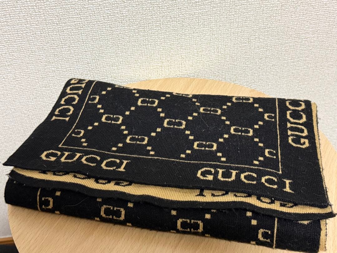 【今月限定価格】GUCCI GGロゴ　マフラーブラック・ベージュ　リバーシブル