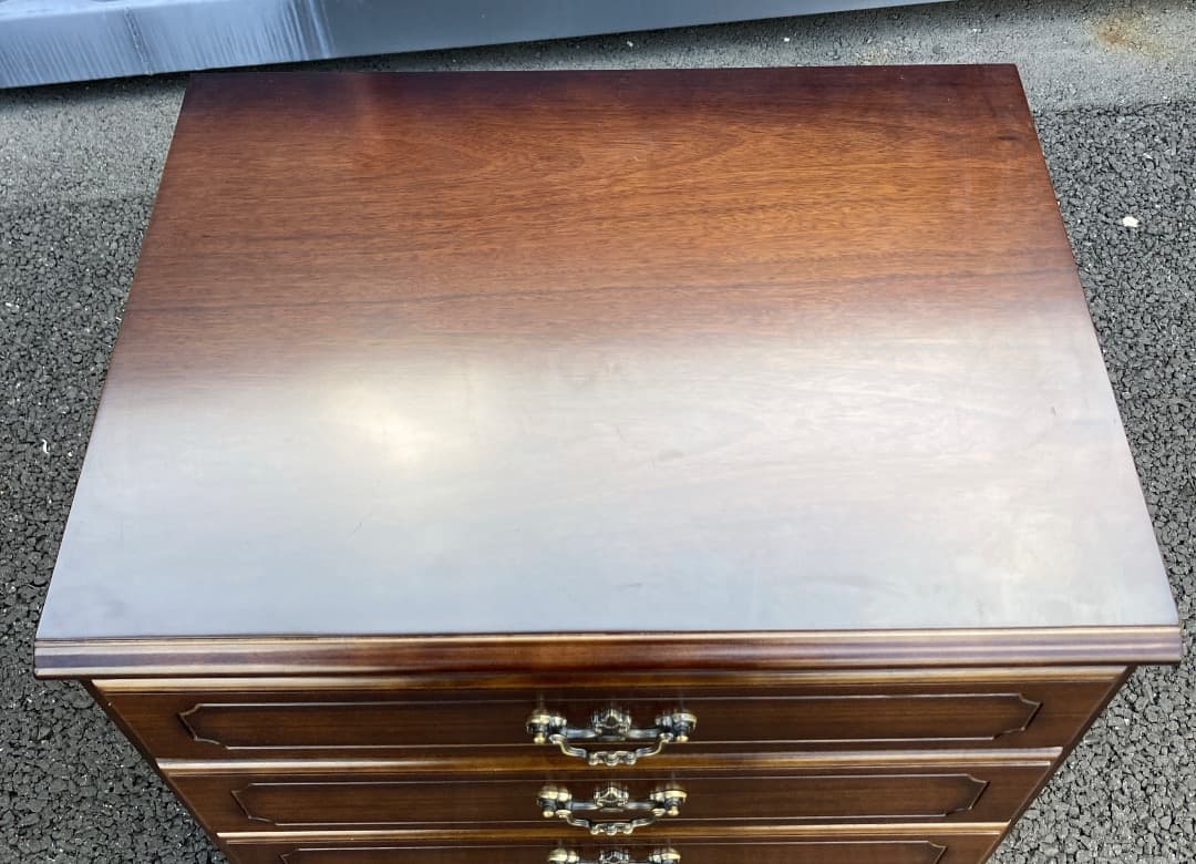 ギロック様たのめる便　カリモク KARIMOKU コロニアル チェスト 綺麗