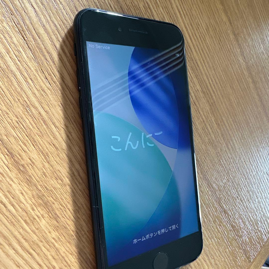 Apple iPhone SE ブラック　64GB