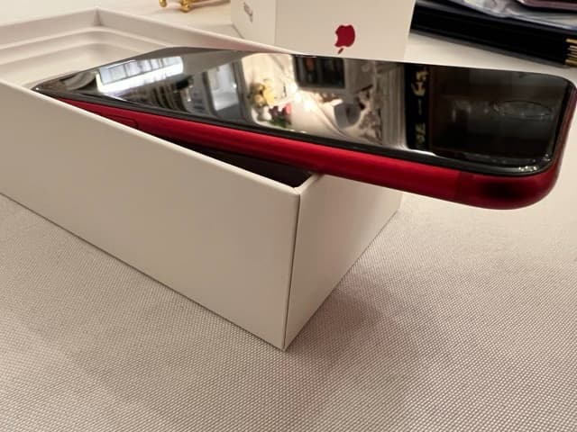 【美品】動作良好　Apple iPhone SE (第2世代) レッド 64GB