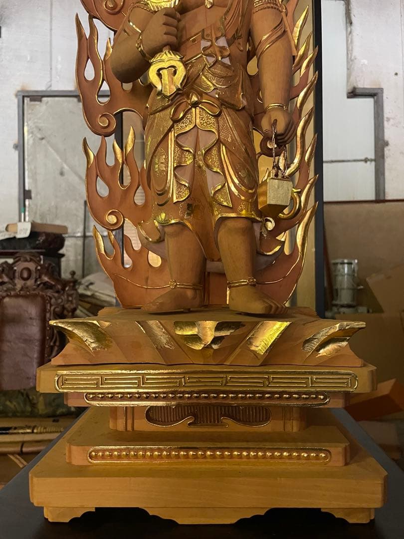 不動明王立像　金泥 高さ78cm 香木 、仏教美術 高68cm 仏像 木彫 寺院