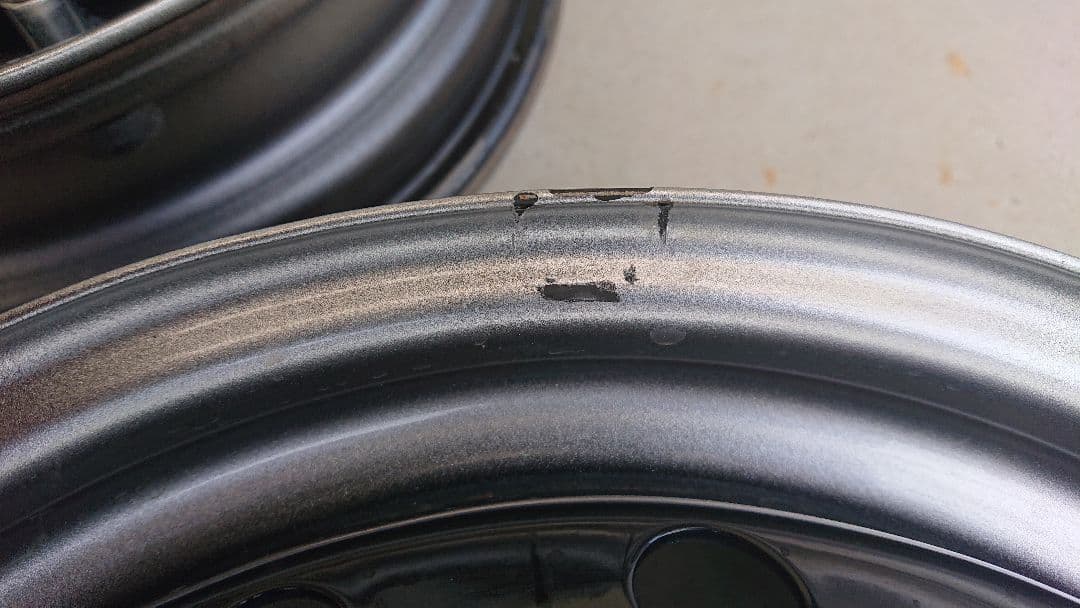 13インチ スチール4.5J 4穴 PCD100 黒/シルバー コンビカラー