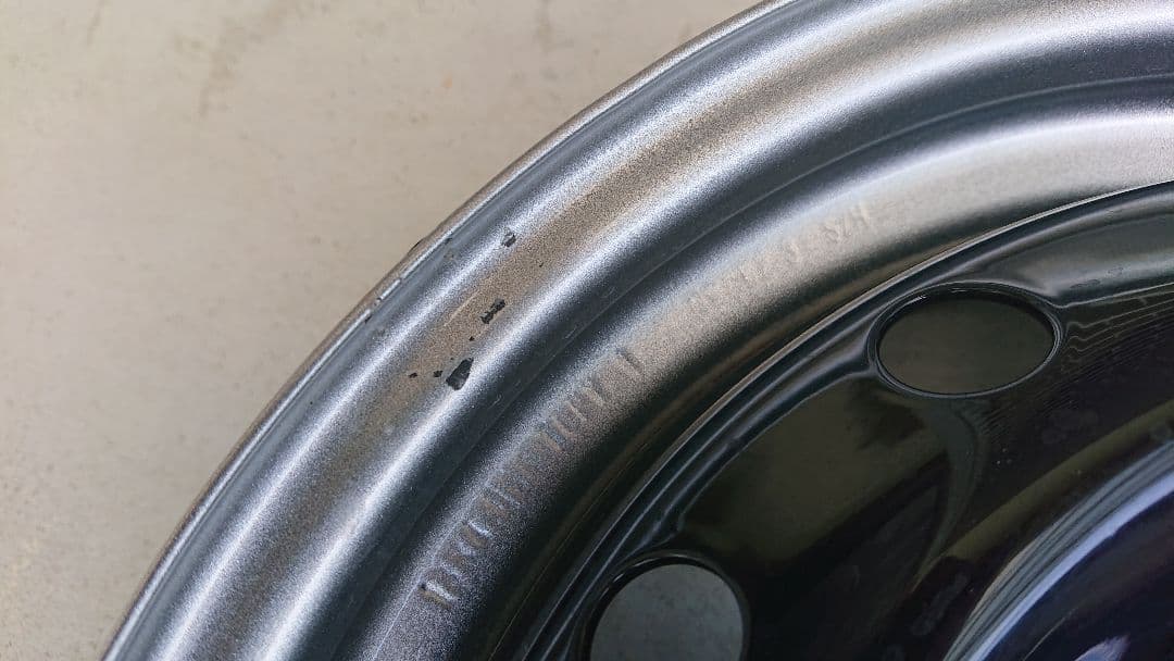 13インチ スチール4.5J 4穴 PCD100 黒/シルバー コンビカラー