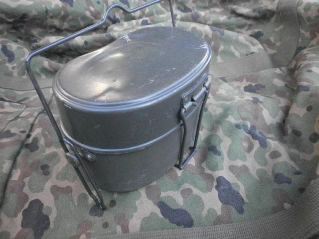 ワ*ン様 自衛隊　本物　戦闘飯盒　Ⅱ型　 はんごう 87年90年