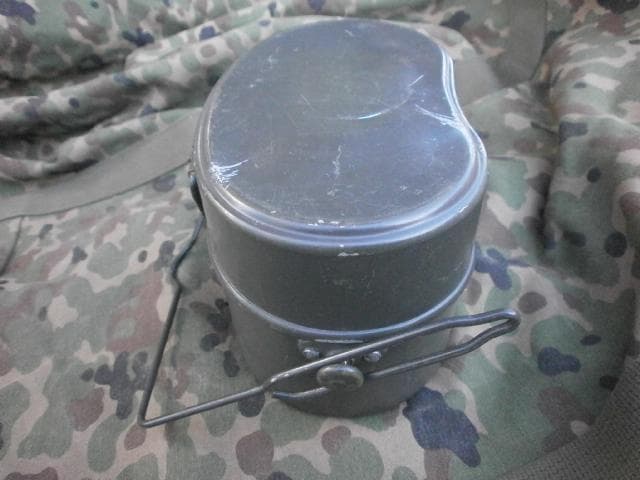 ワ*ン様 自衛隊　本物　戦闘飯盒　Ⅱ型　 はんごう 87年90年