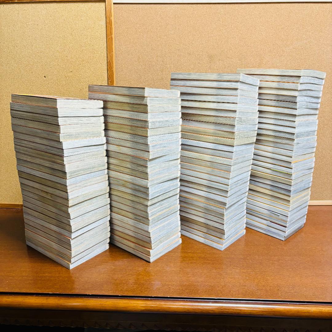 年末特価！！名探偵コナン １巻～１０７巻 ＋ 関連書籍 ２３冊 計１３０冊