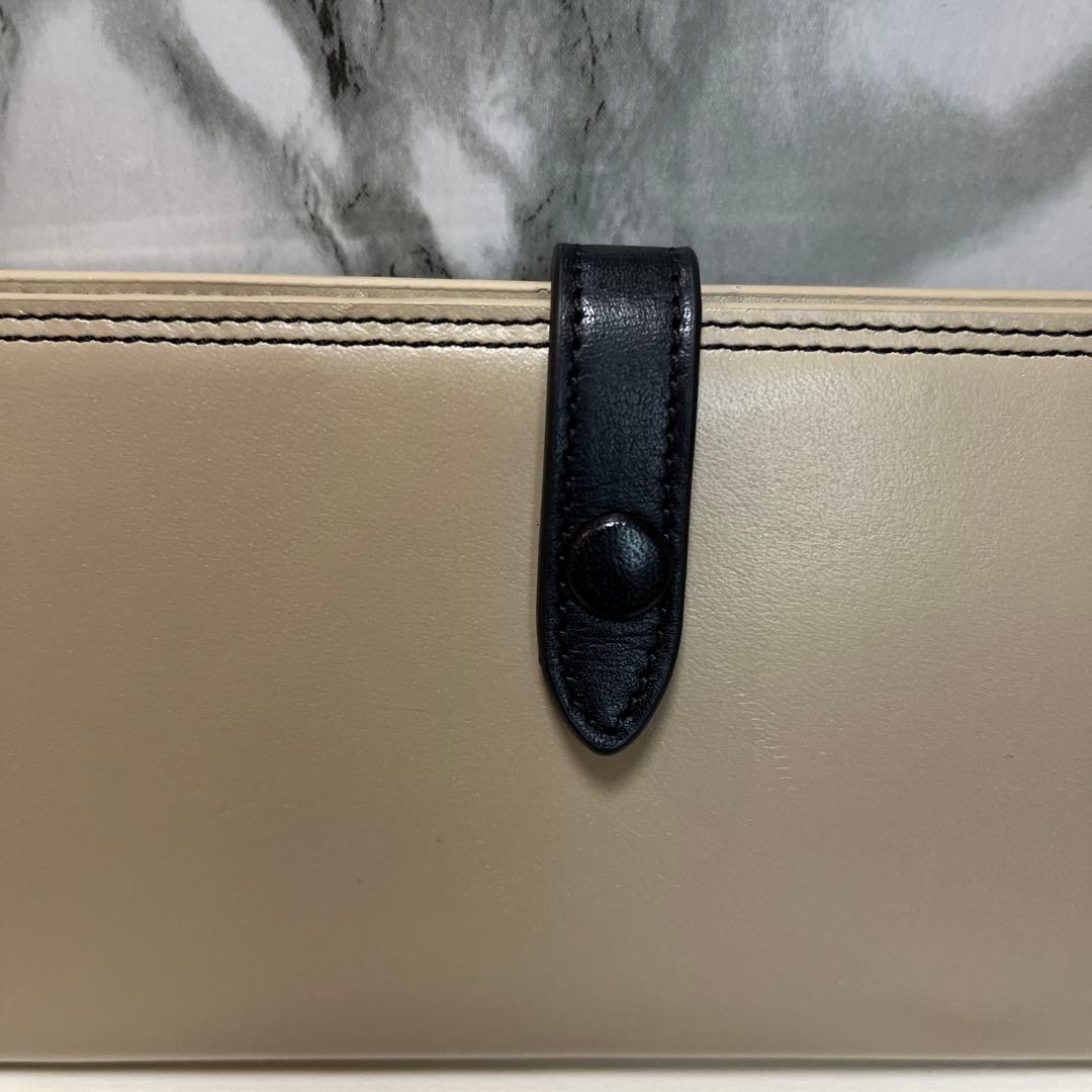 【新品未使用】agnès b. ベージュ 二つ折り財布　カードケース