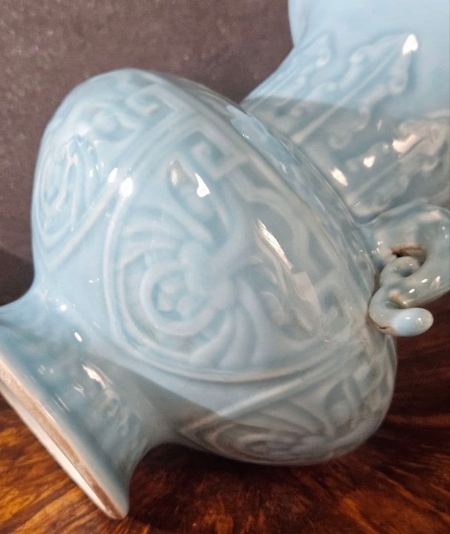 中国美術　中国陶磁器　青天釉　青磁 大清乾隆年製銘　双獣耳　唐草獣面図　 壺　罐