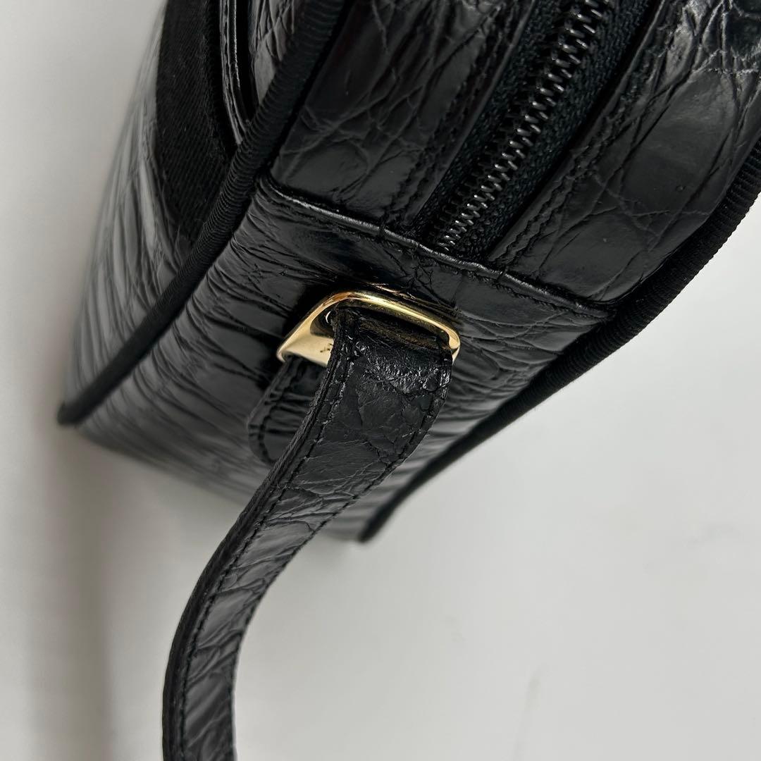 Salvatore Ferragamo ショルダーバッグ ヴァラ 黒 ブラック