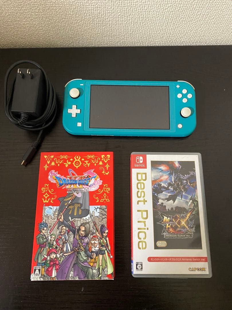 美品Switchライト　ソフト2本付　動作確認済み