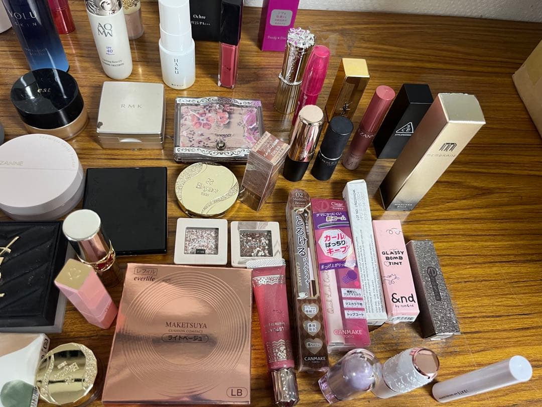 コスメ化粧品まとめ売り！ルナソルディオールエレガンス等ファンデアイシャドウ