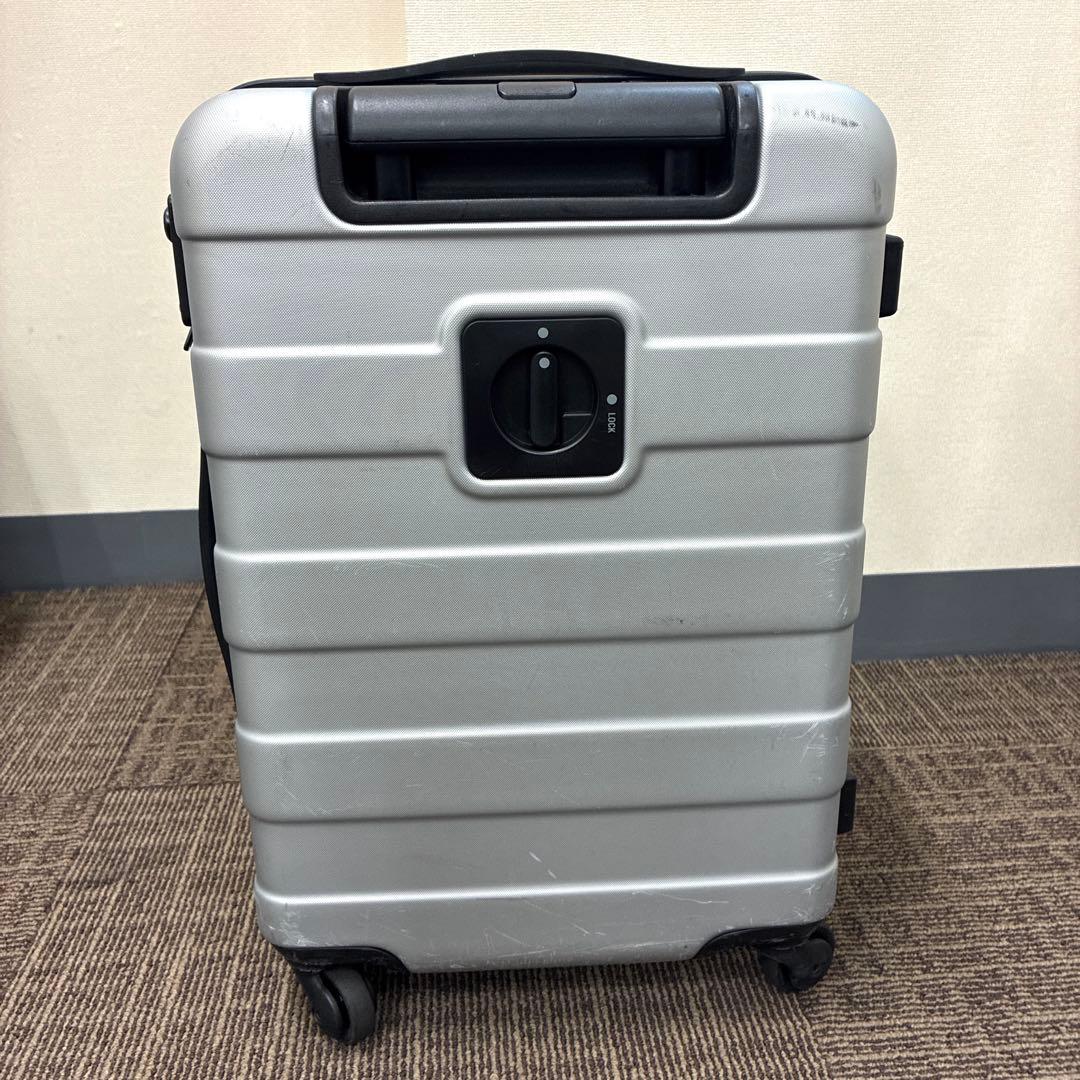 無印良品 バーを自由に調節できるハードキャリーケース36L シルバー