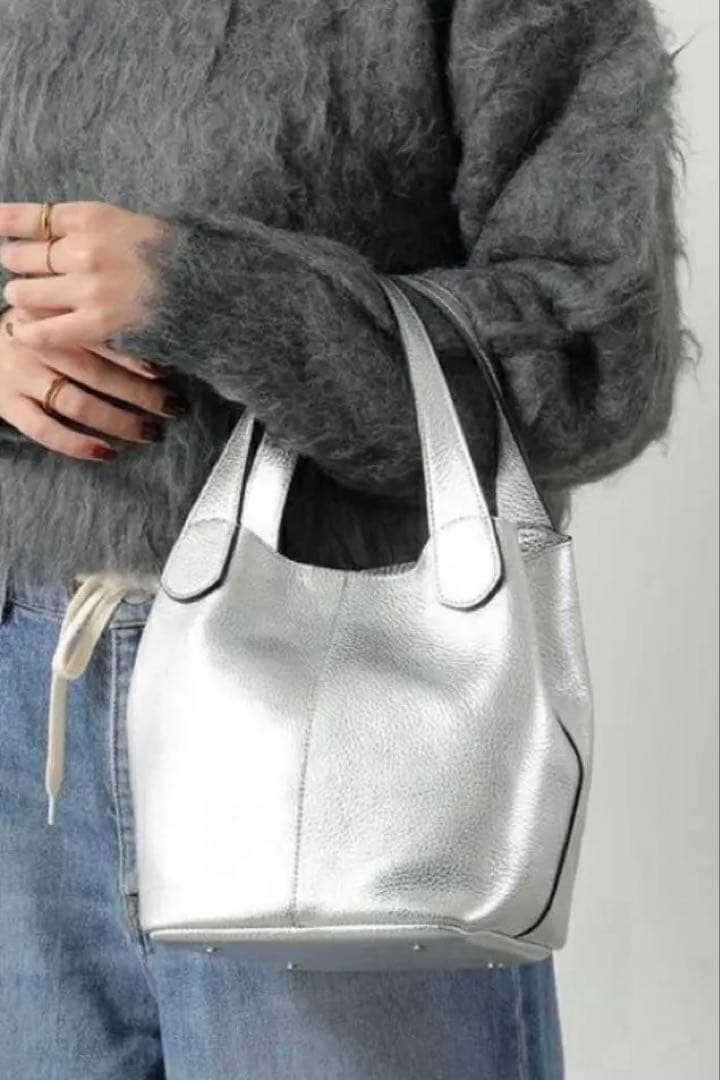 RIPANI ショルダーバッグ 2way ハンドバッグ シルバー【最終値下げ】