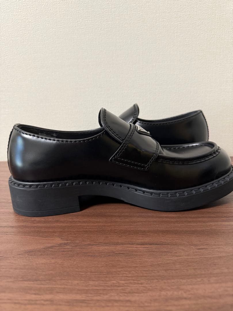 PRADA プラダ チョコレート ブラッシュドレザー ローファー