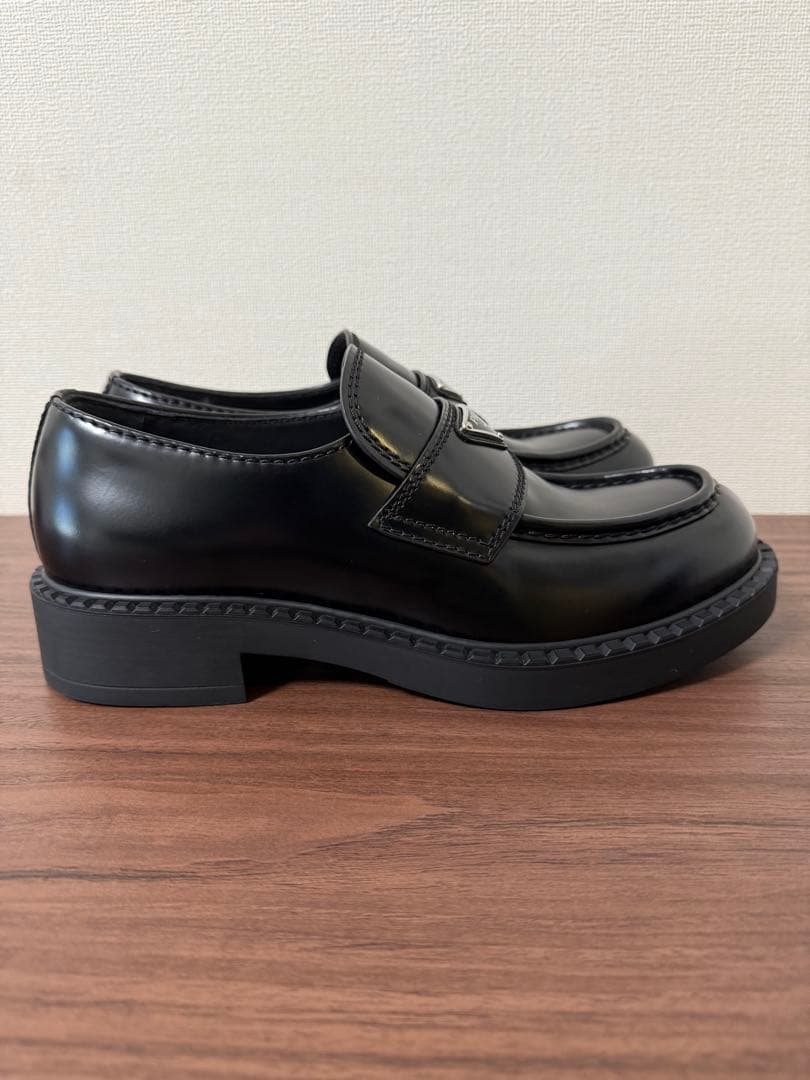 PRADA プラダ チョコレート ブラッシュドレザー ローファー