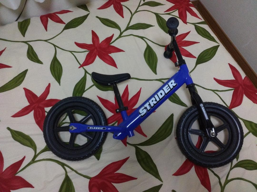 H*k様 STRIDER CLASSIC バランスバイク 12インチ 青