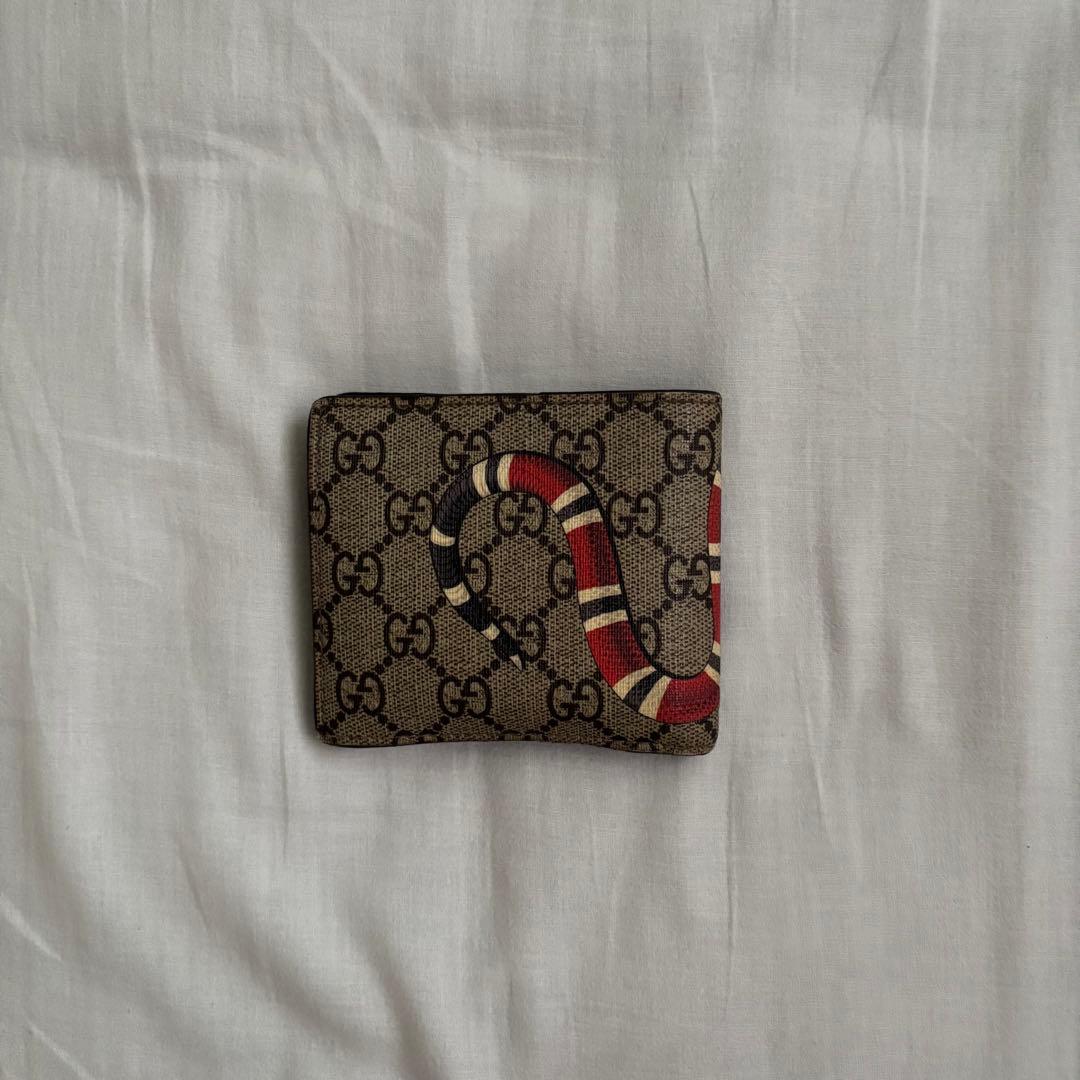 GUCCI ヘビ柄 二つ折り財布
