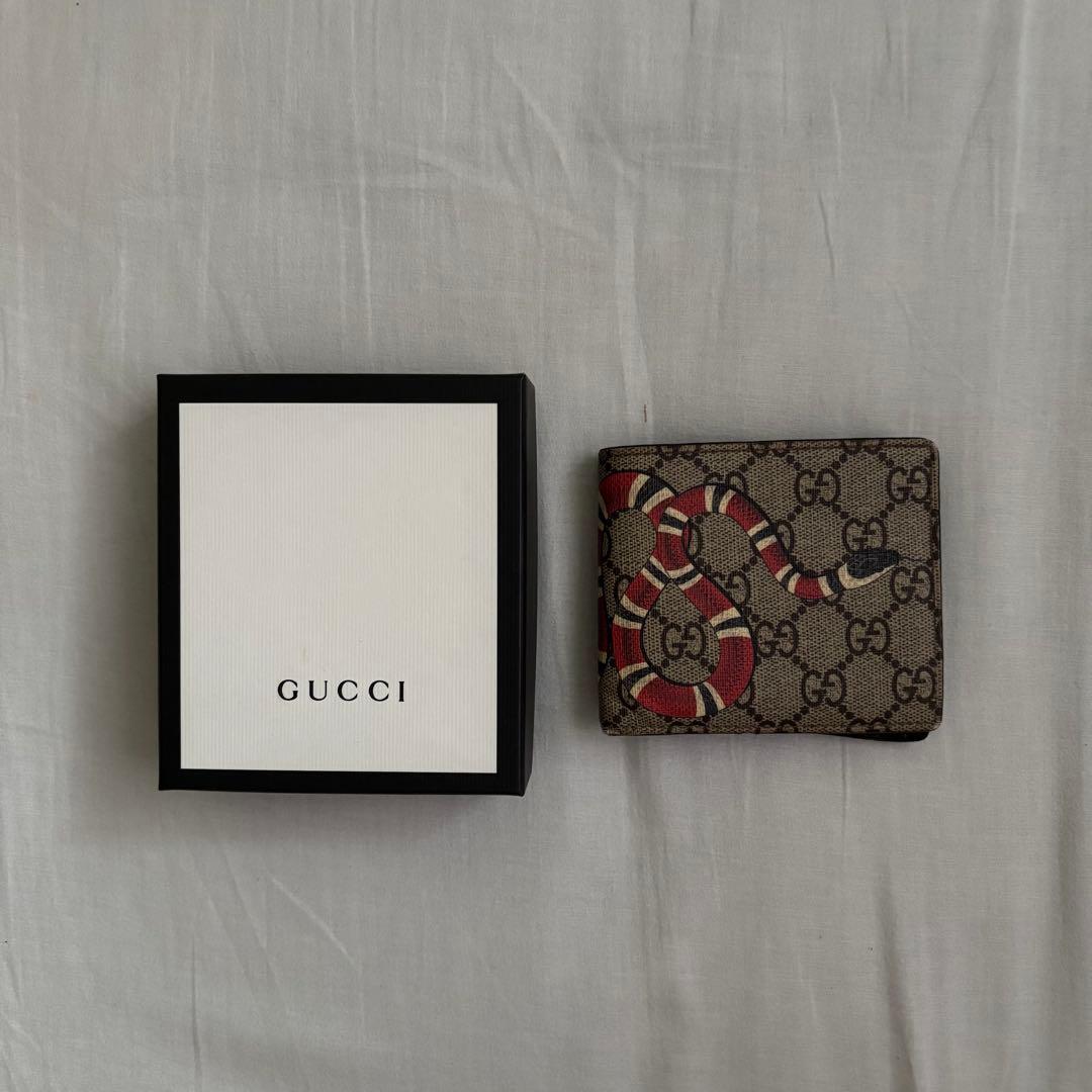 GUCCI ヘビ柄 二つ折り財布