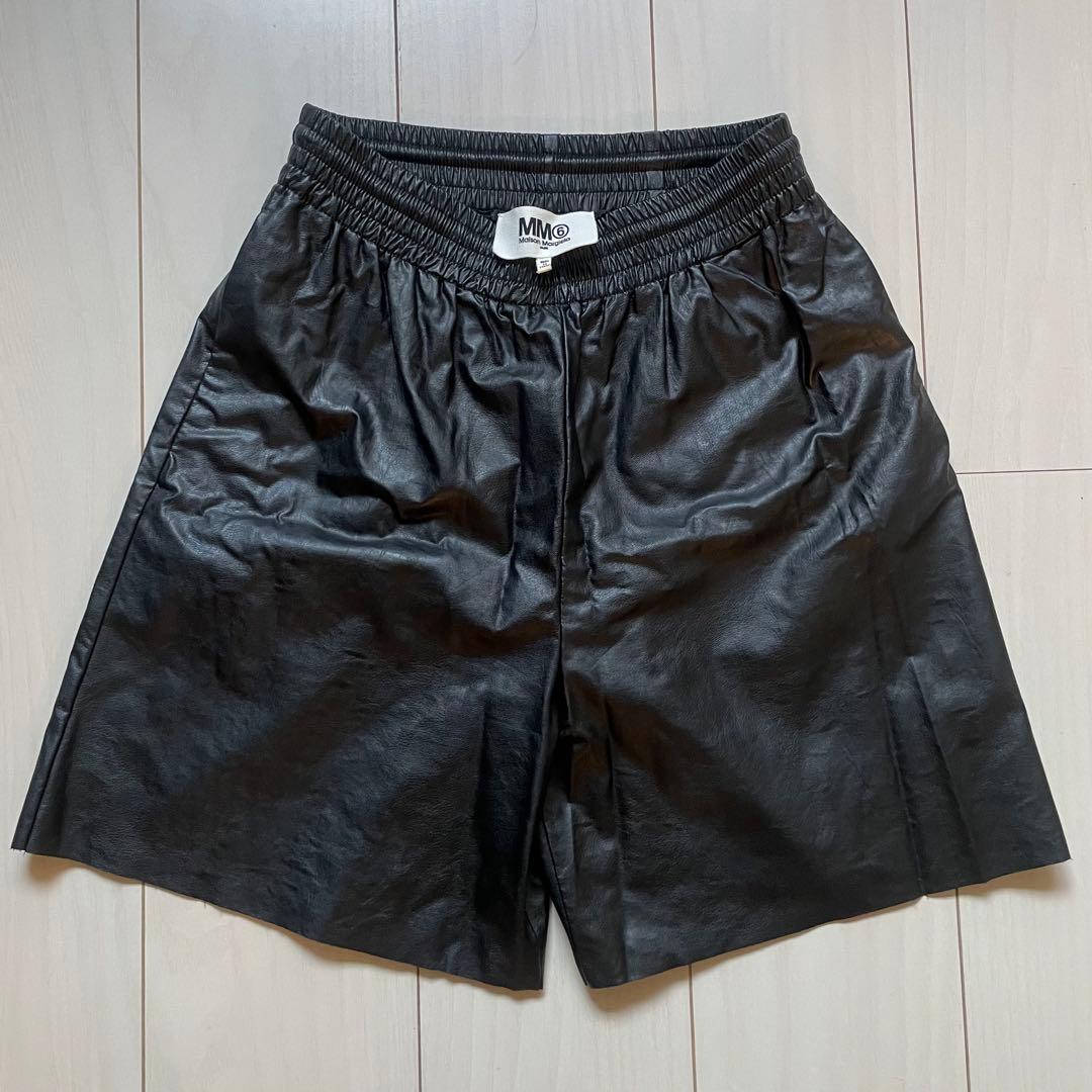 MM6 メゾン マルジェラ フェイクレザー ショーツ ハーフ ショート パンツ