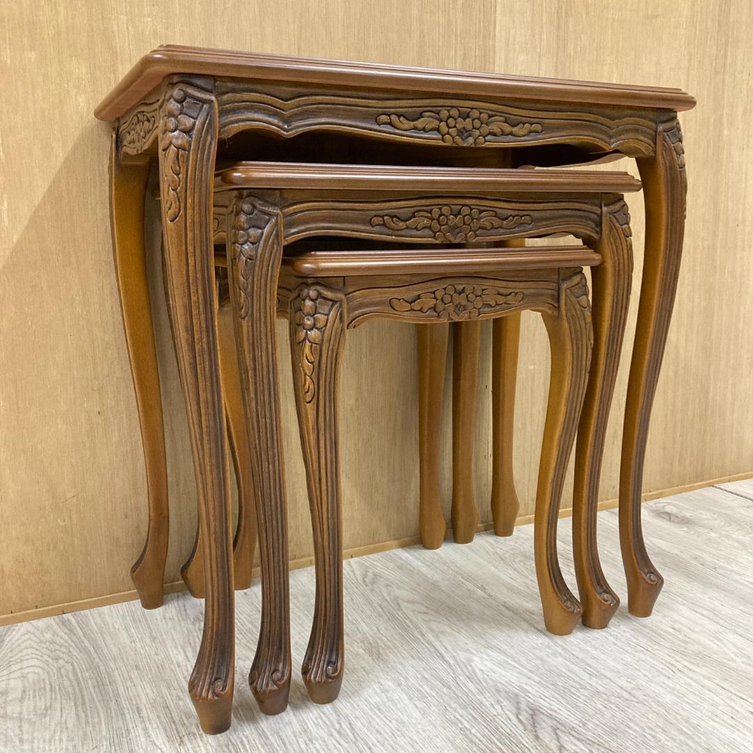 イタリア製 クラシカル 象嵌細工 猫脚 ネストテーブル 　 サイドテーブル