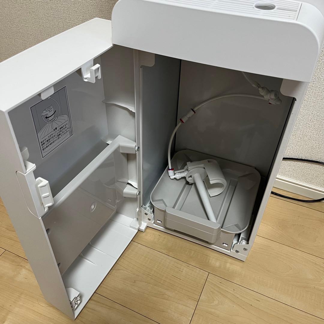 PREMIUM WATER ウォーターサーバー　ファムフィット