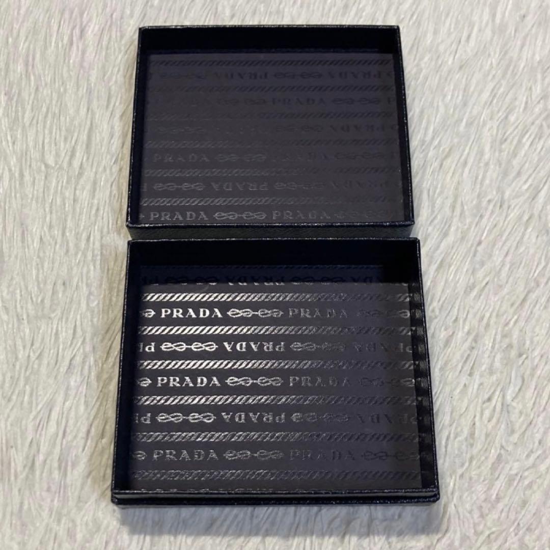 最終価格　美品　PRADA プラダ　二つ折り　財布　ピンク　フレーム