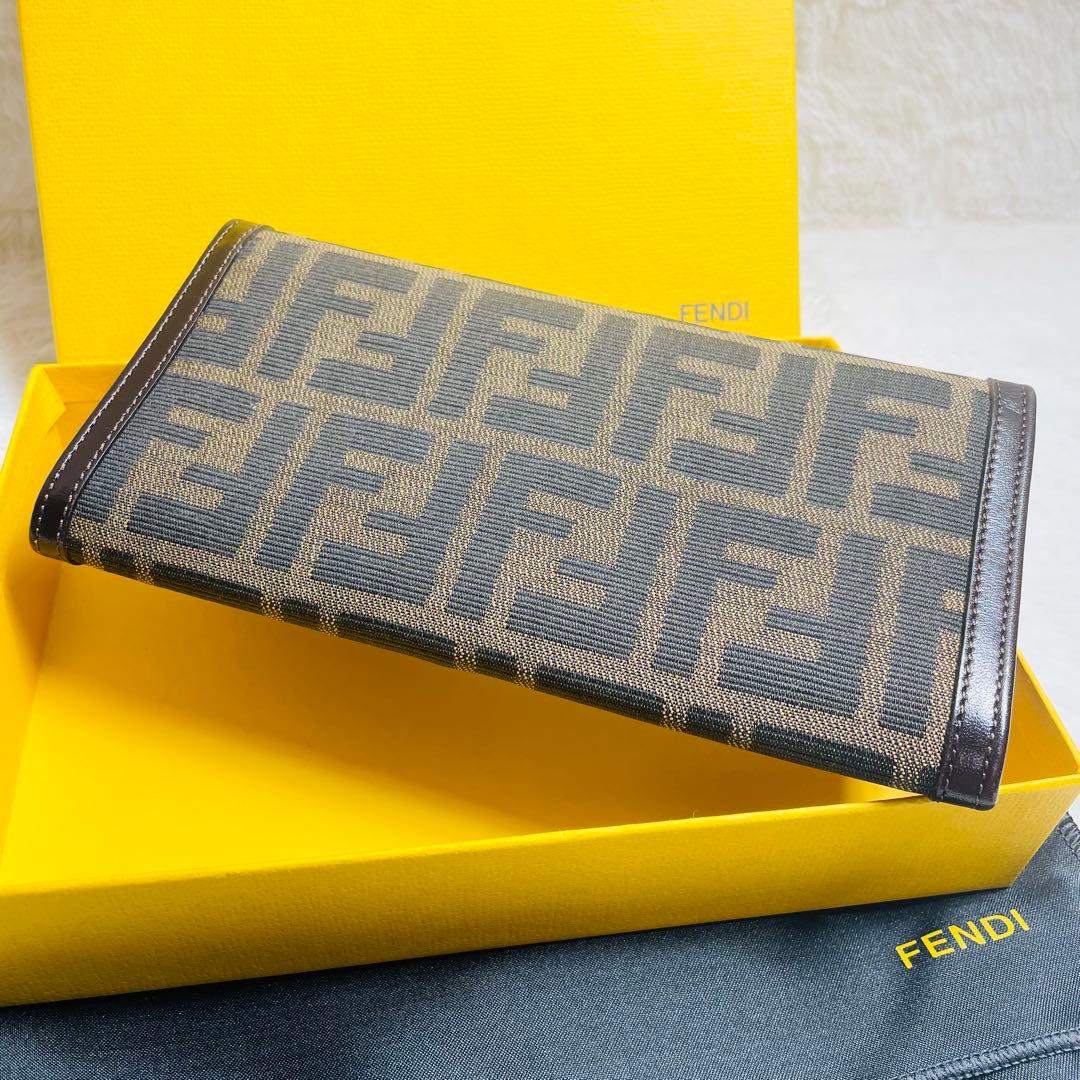 未使用級正規品FENDI フェンディ　ズッカ柄　ロングウォレット長財布　茶