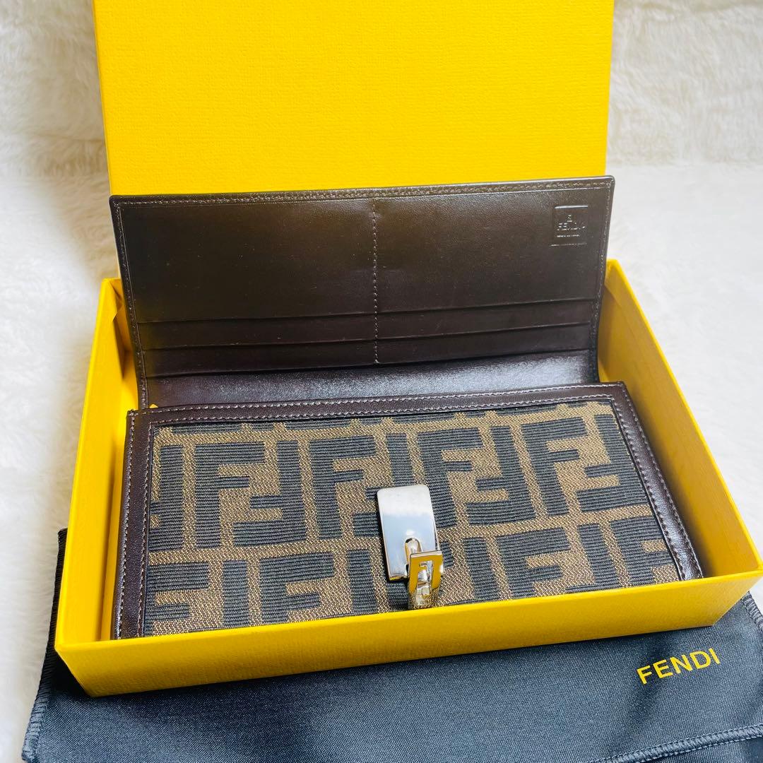 未使用級正規品FENDI フェンディ　ズッカ柄　ロングウォレット長財布　茶