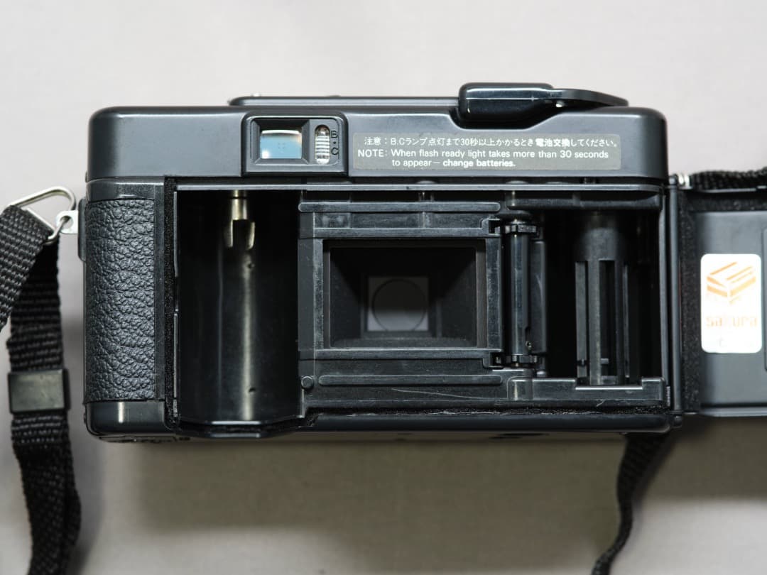 【完動品】 Konica C35 AF2 フィルムカメラ モルト交換済み