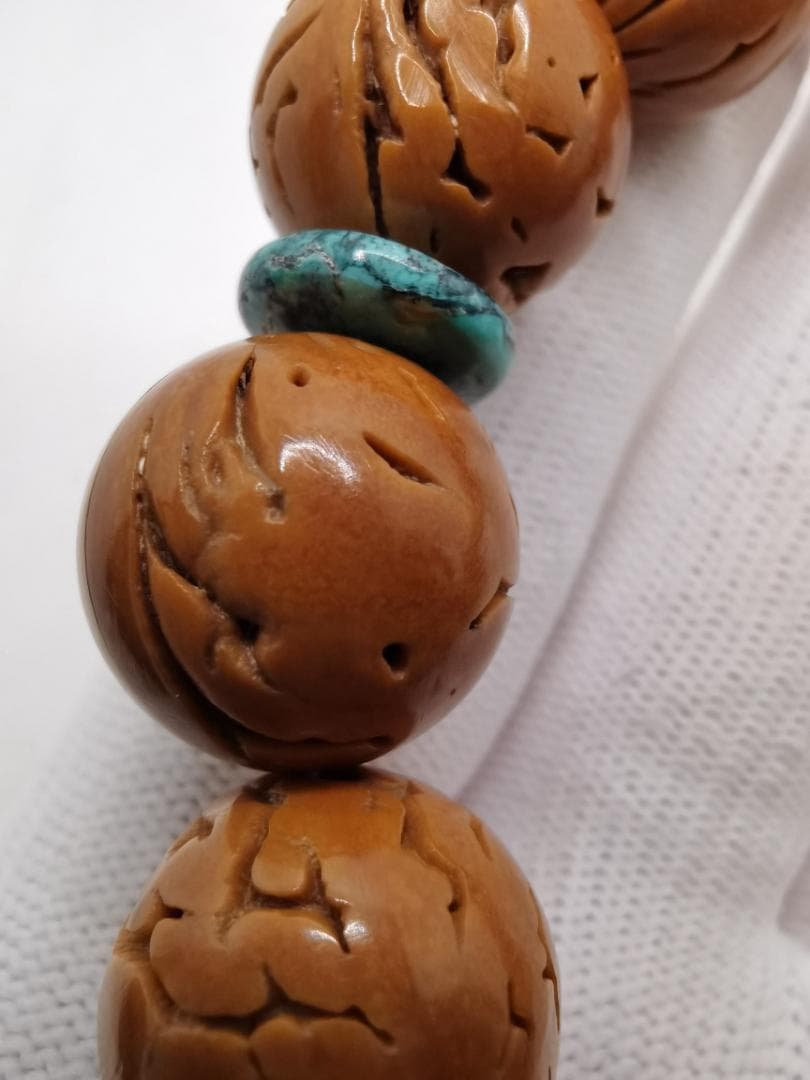 【精品】文玩桃の実 緑松石入り 覇王龍彫刻円玉 16mm