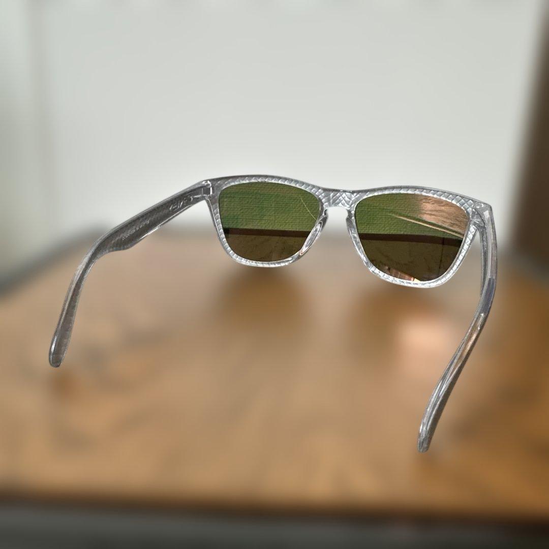 オークリーサングラス　OAKLEY フロッグスキン　FLOGSKINS