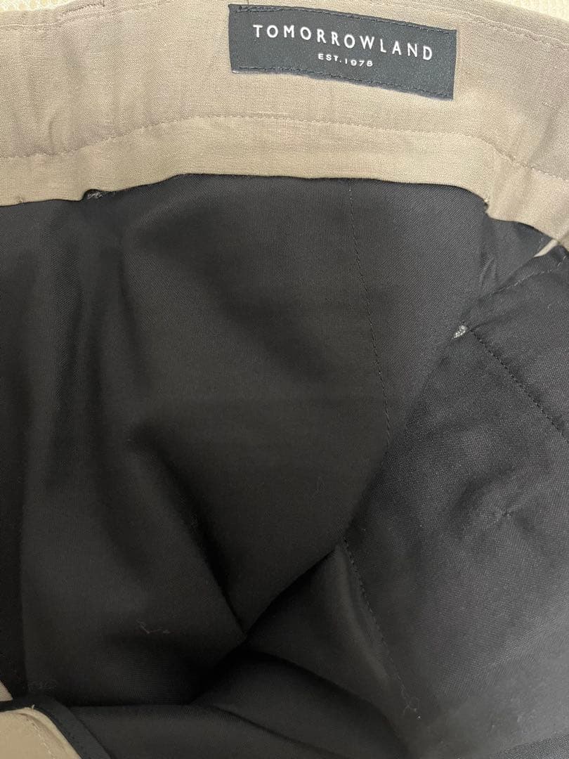 美品 トゥモローランド ストレッチリネンスリムスラックス サイズ50