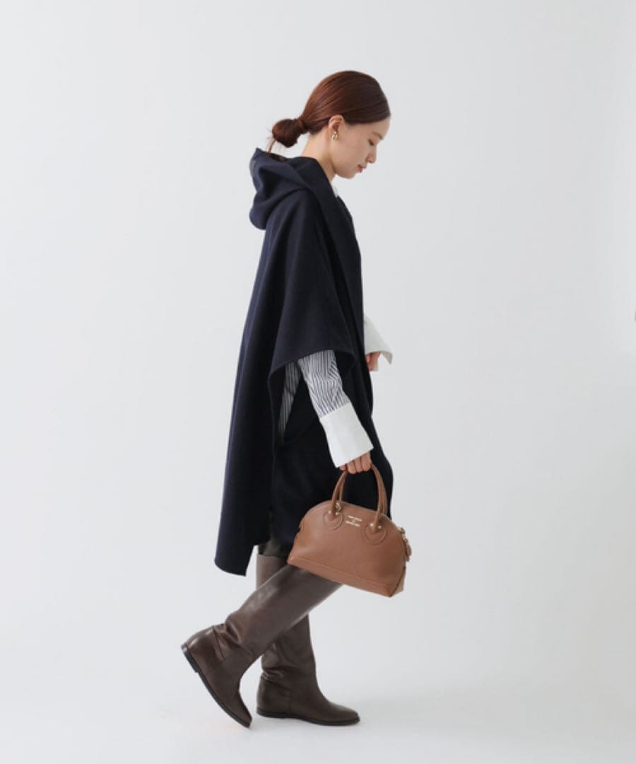 ✨新品未使用✨定価7.2万 コグザビッグスモーク フーディーケープ ネイビー