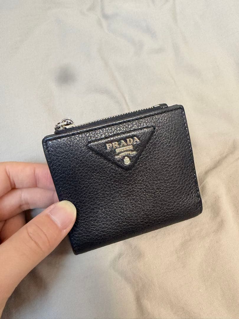 イ*ー様 PRADA ヴィッテロダイノ レザー ミニ財布 ブラック 箱・保存袋付