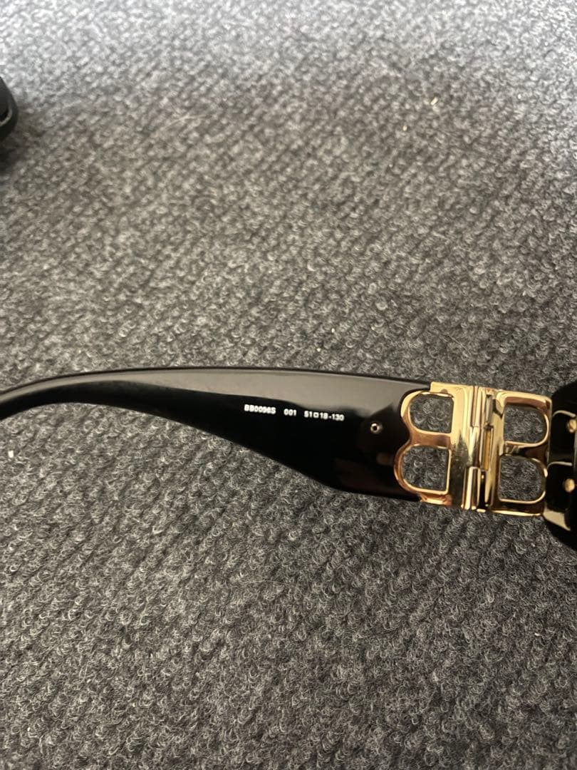 ジヨン着用　BALENCIAGA サングラス