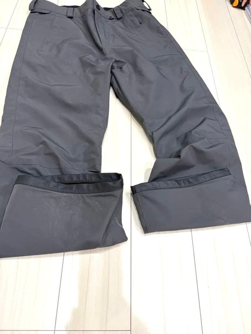 VOLCOMウェア上下セット　Ｌサイズ