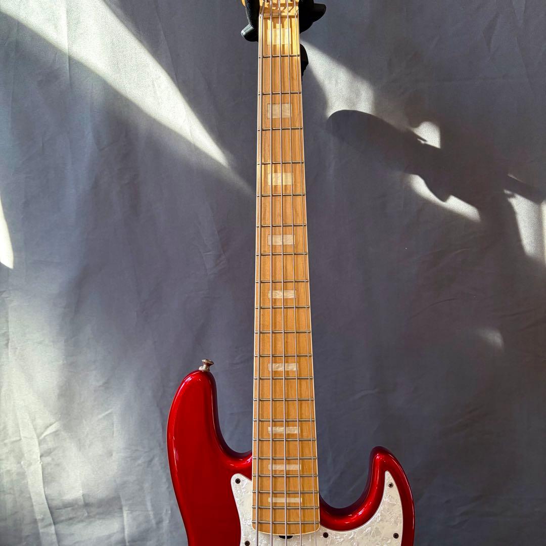 Sadowsky / Metroline UV70 MW5 5弦ベース　レッド