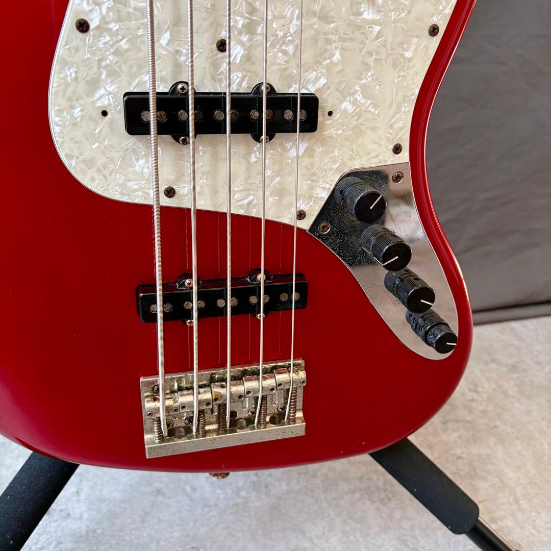 Sadowsky / Metroline UV70 MW5 5弦ベース　レッド