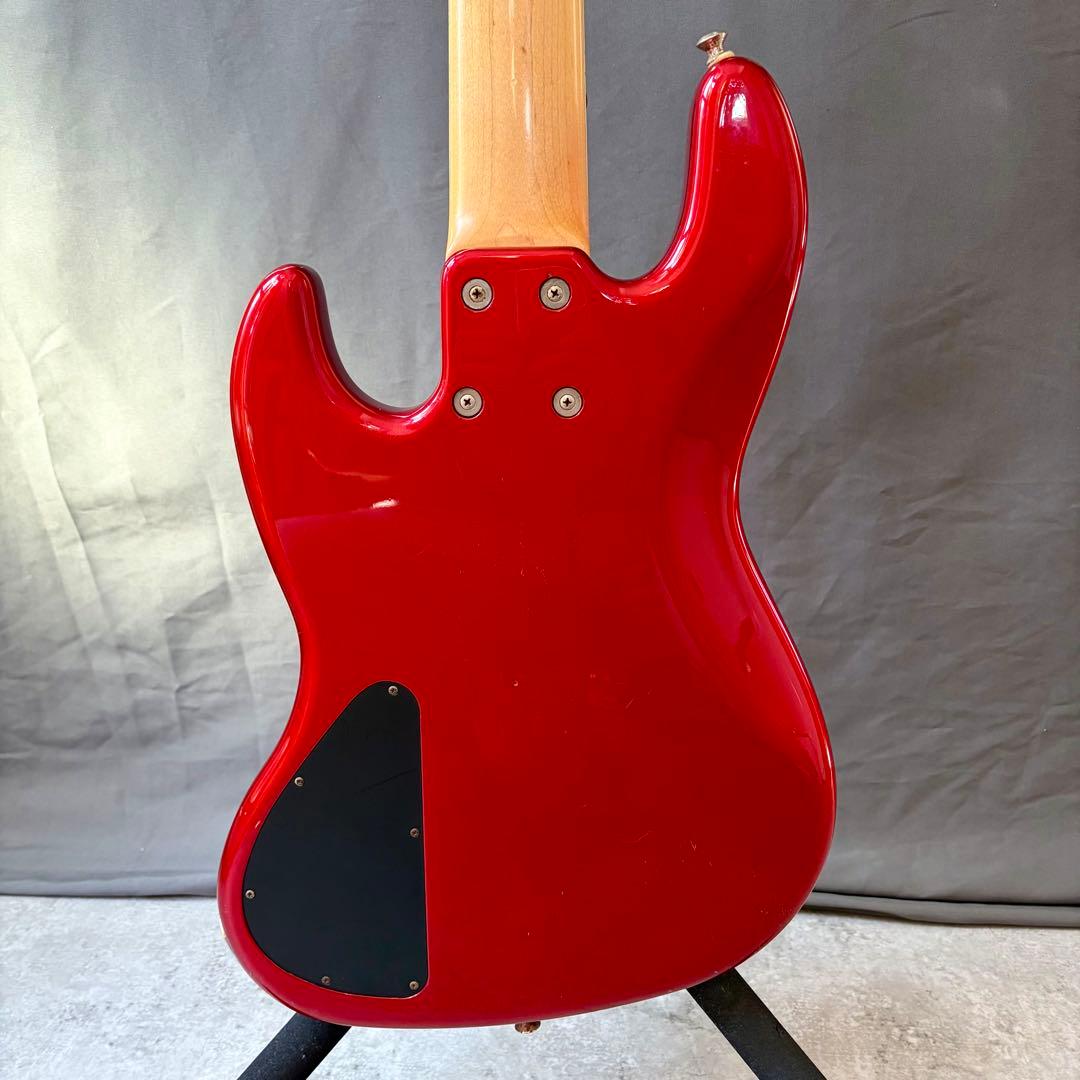 Sadowsky / Metroline UV70 MW5 5弦ベース　レッド