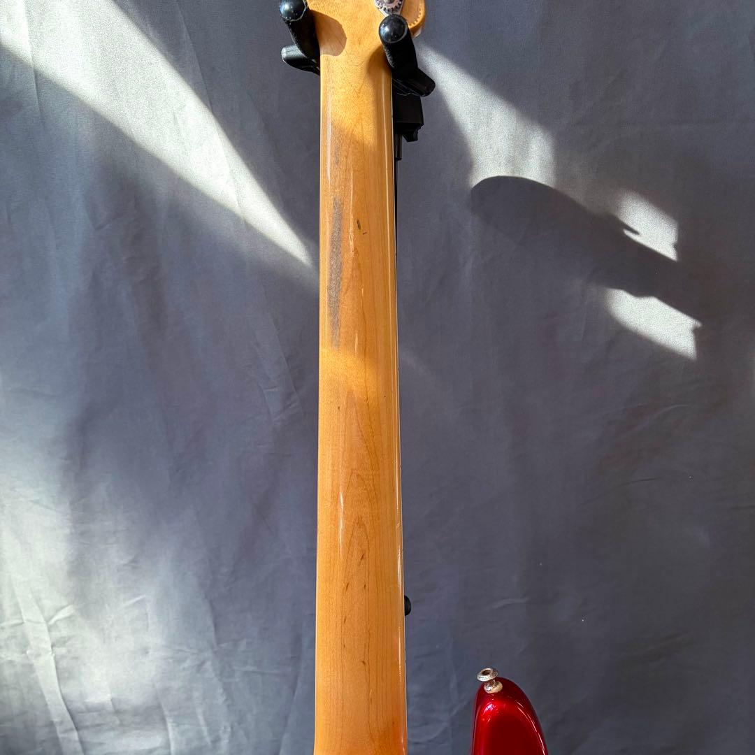 Sadowsky / Metroline UV70 MW5 5弦ベース　レッド