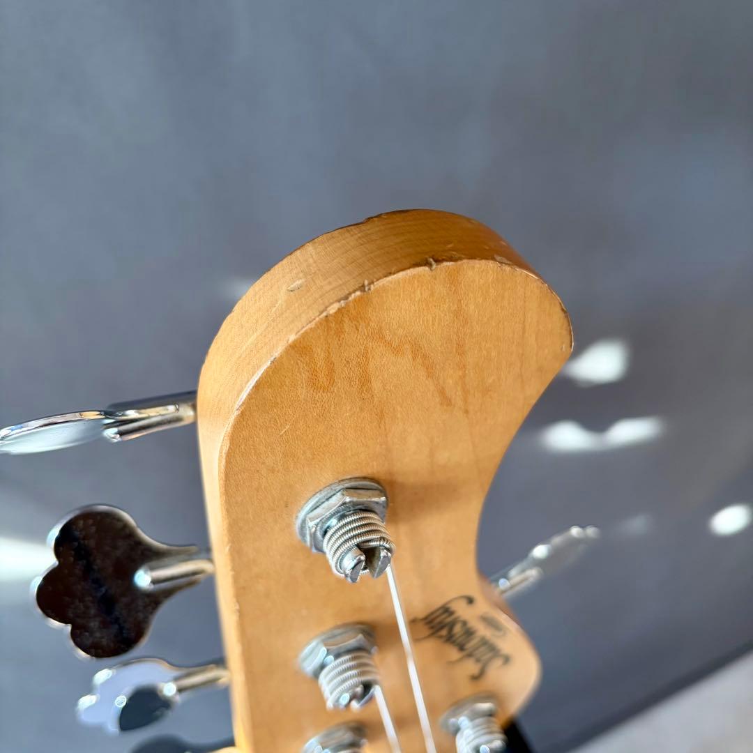 Sadowsky / Metroline UV70 MW5 5弦ベース　レッド