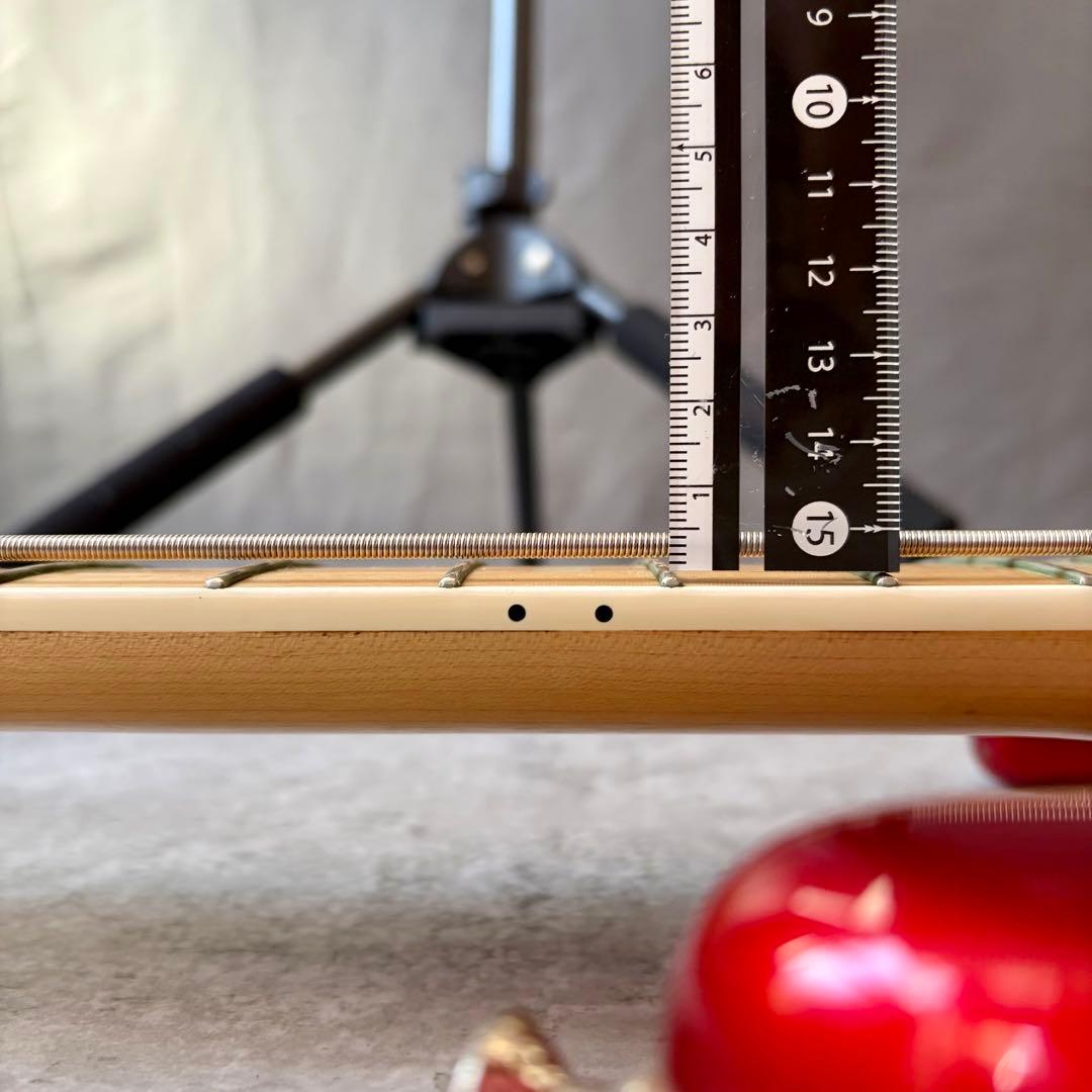 Sadowsky / Metroline UV70 MW5 5弦ベース　レッド