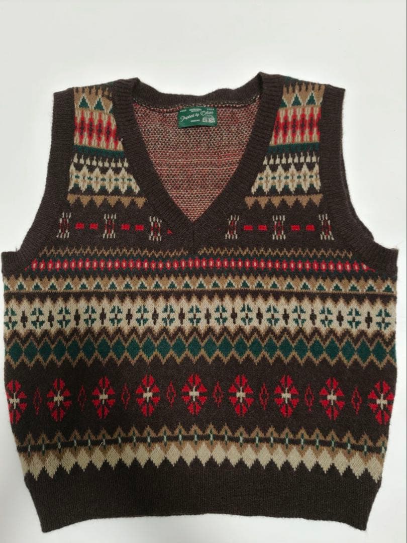 Urbanic 30 Lodge 幾何学模様ニットベスト