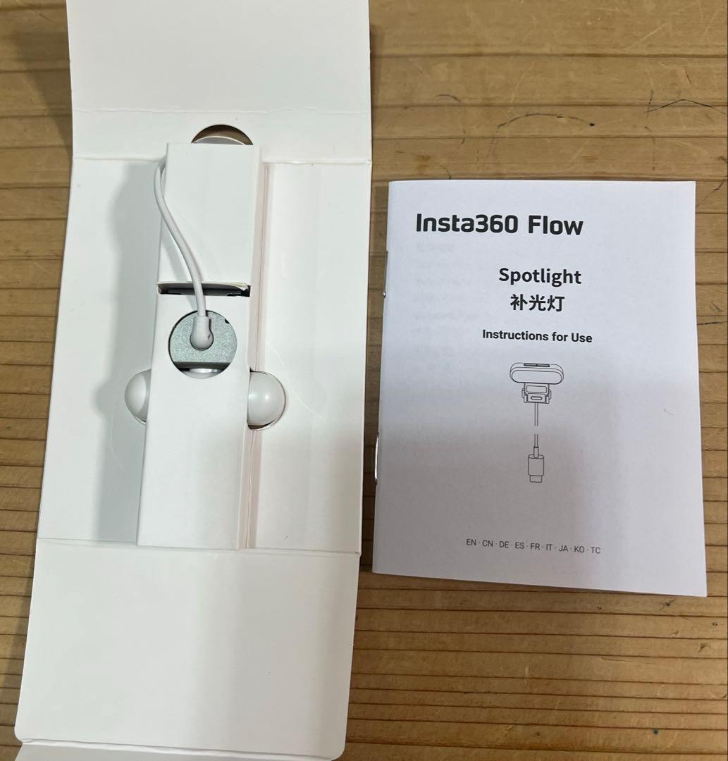 Insta360 Flow スマートフォンスタビライザーSpotlighiセット
