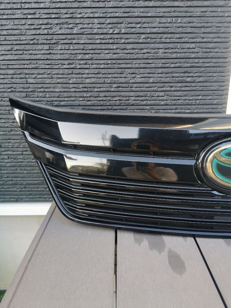 ヴェルファイア20 後期グリル ワンオフエンブレム