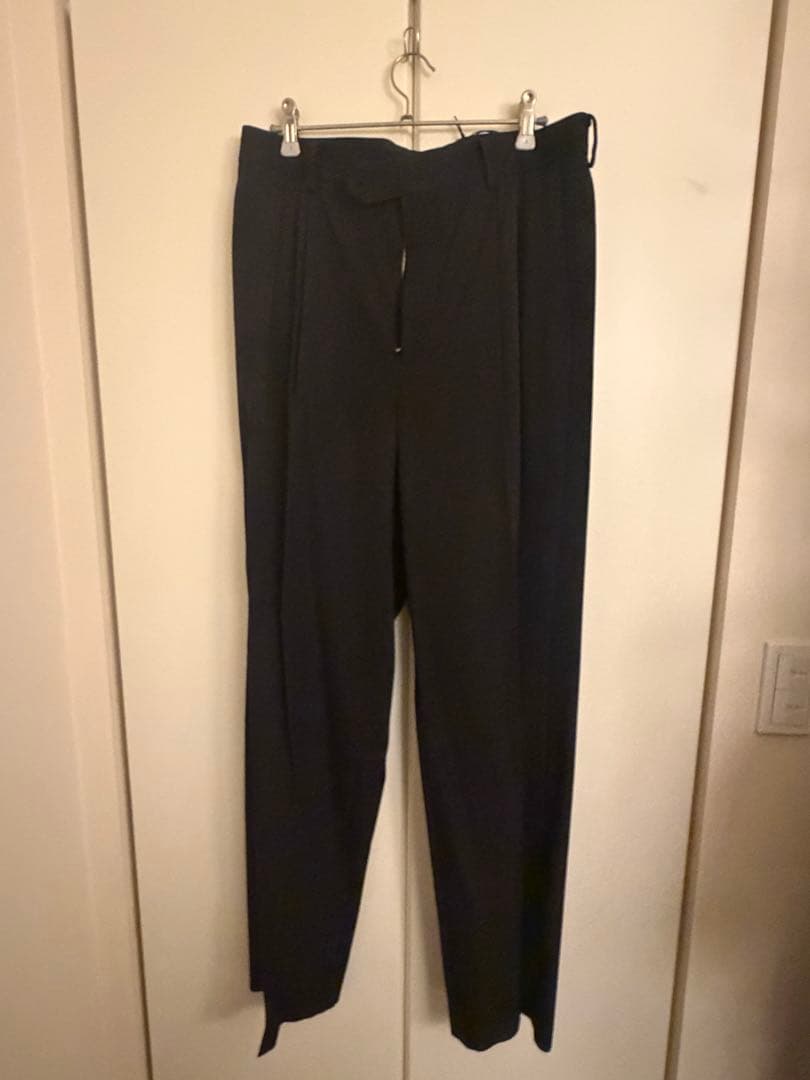 パンツ AURALEE WOOL GABARDINE TWO-TUCK SLACKS